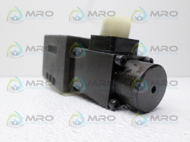MOOG 722447 XWB10087-000-21 WE42PO6C21PAOBN SOLENOID VALVE *NEW NO BOX*