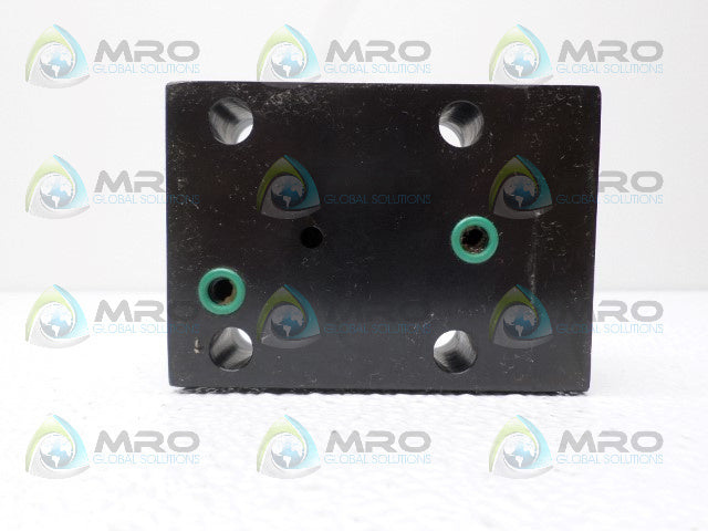 MOOG 639958 XEB11716-002-21 RME30C1A1UX0B/P15;A00 MANIFOLD VALVE *NEW NO BOX*