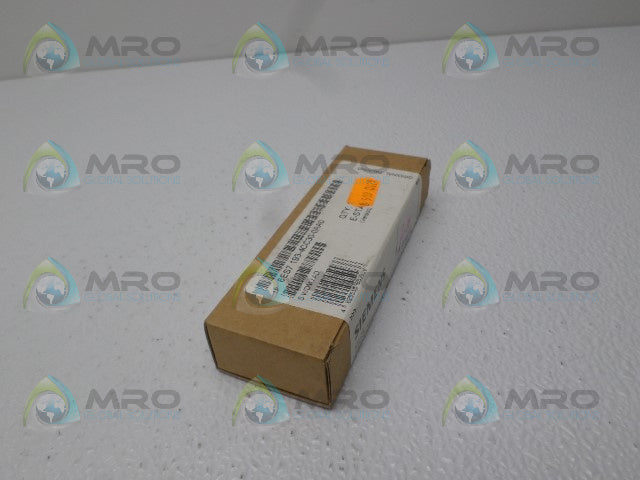 SIEMENS 6ES7193-4CC30-0AA0 TERMINAL MODULE *FACTORY SEALED*