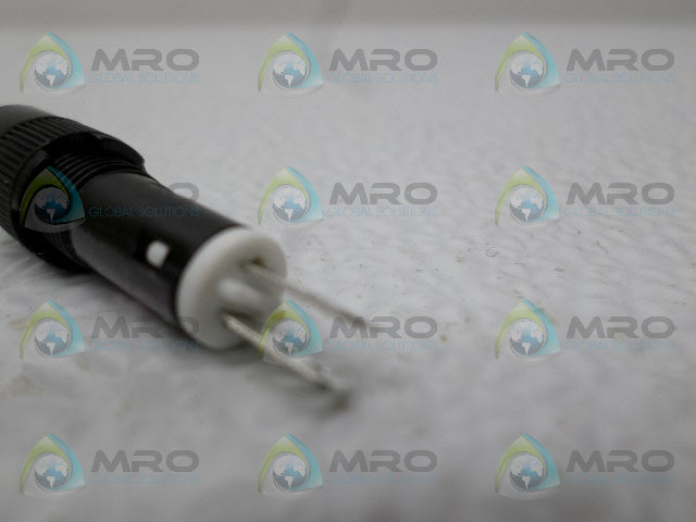 IDEC AP8M GREEN LED PILOT LIGHT * NEW NO BOX *