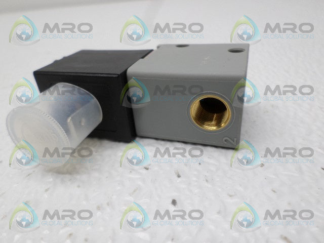 REXROTH 0820019301 PNEUMATIC DIRECTIONAL VALVE *NEW NO BOX*