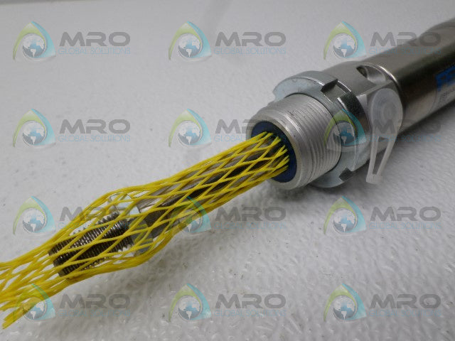 FESTO DSNU-32-40-PPV-A-S2 PNEUMATIC CYLINDER *NEW NO BOX*