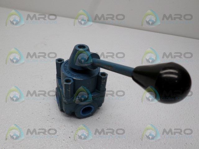 REPUBLIC MFG 8741-1/2AD2 DIRECTIONAL VALVE *NEW NO BOX*