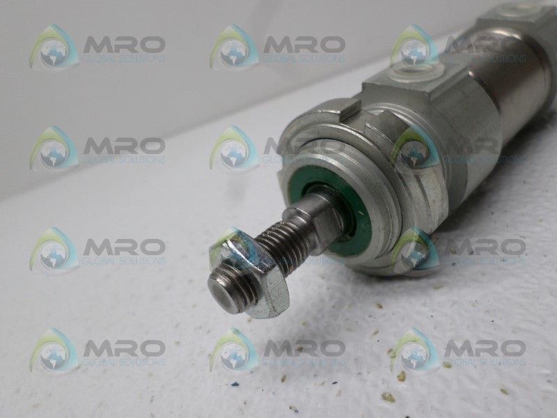 FESTO DSNU-32-10-P-A PNEUMATIC CYLINDER *NEW NO BOX*