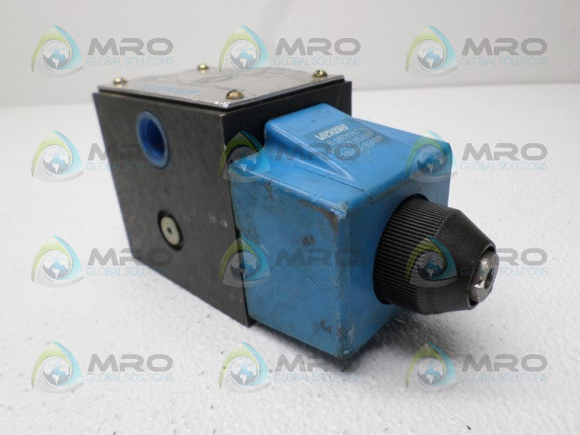 VICKERS 879249 DG4S4012AB60 DIRECTIONAL PILOT VALVE *USED*
