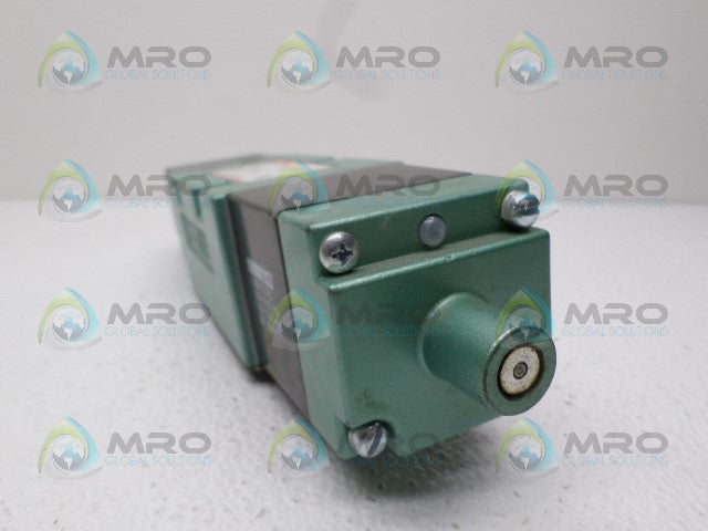 NUMATICS 554SS400K SOLENOID VALVE *USED*