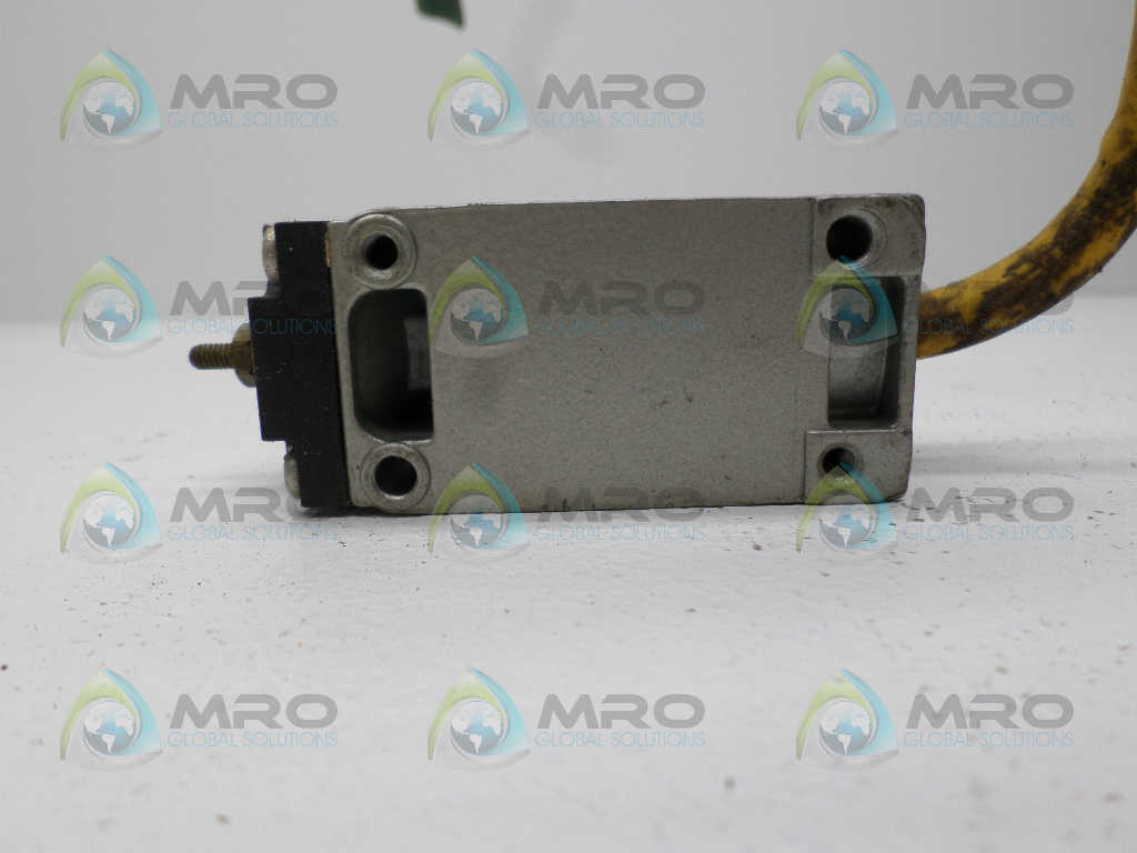 TELEMANIQUE ST1-8002 TUCH-SWITCH *USED*