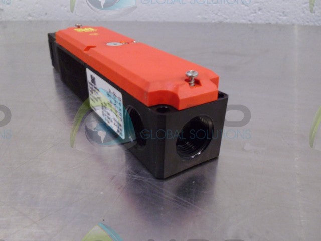 STI TL4019-30242 SAFETY SWITCH *NO NEW BOX*