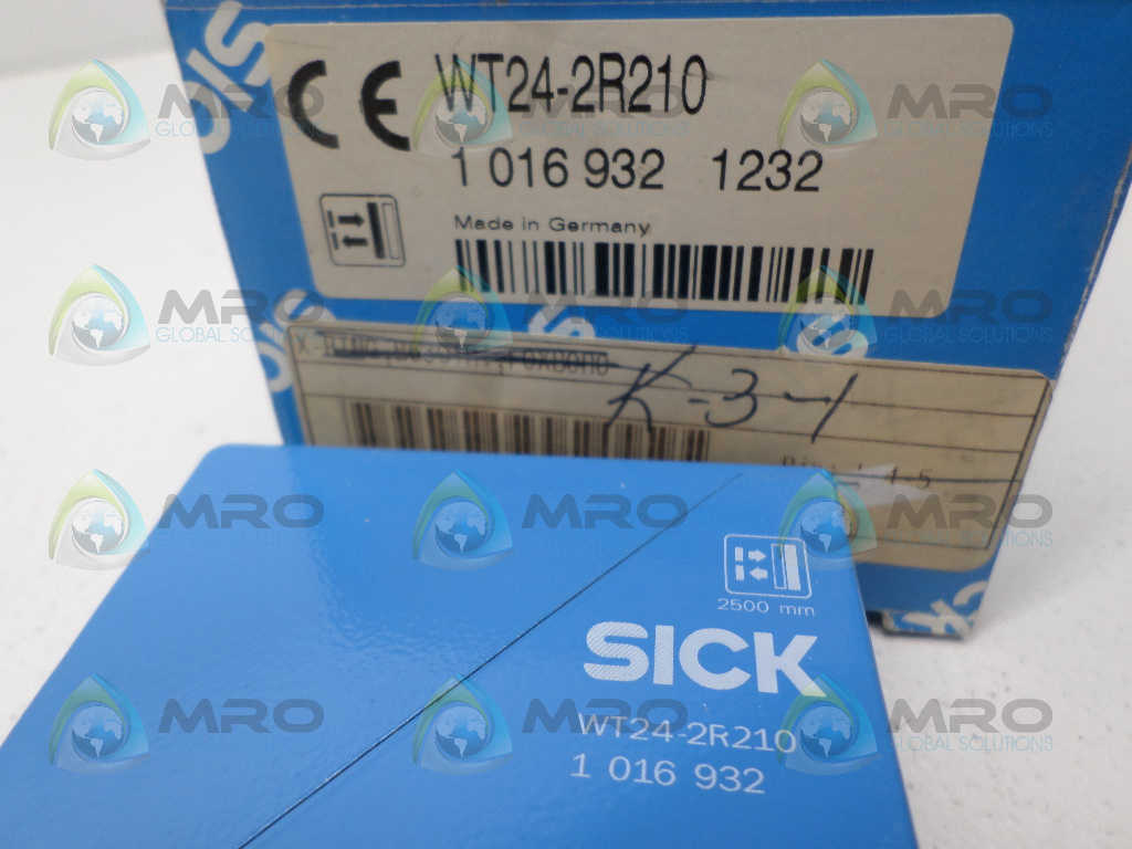 SICK WT24-2R210 PHOTOELECTRIC SENSOR *NEW IN BOX*