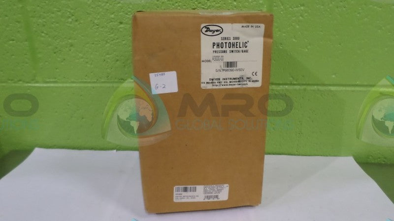 DWYER A3000-00 GAUGE *FACTORY SEALED*