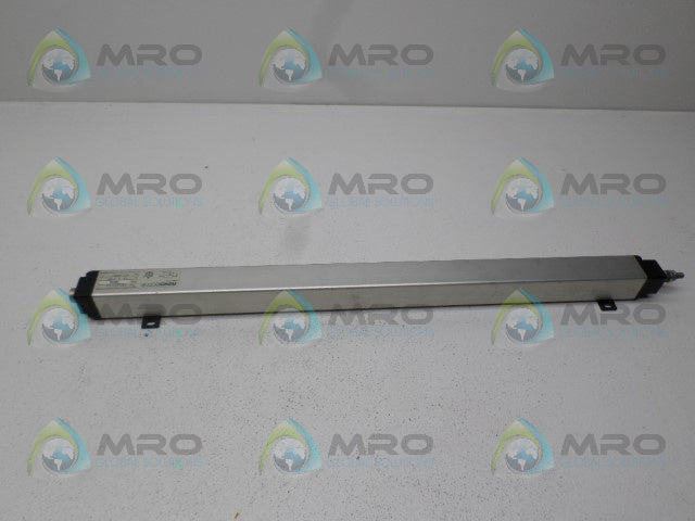 NOVATECHNIK LW18/450 PNEUMATIC CYLINDER *NEW NO BOX*