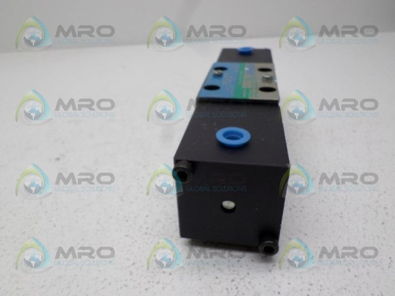 VICKERS DG18V-3-6C-P-60 DIRECTIONAL SOLENOID VALVE *NEW NO BOX*