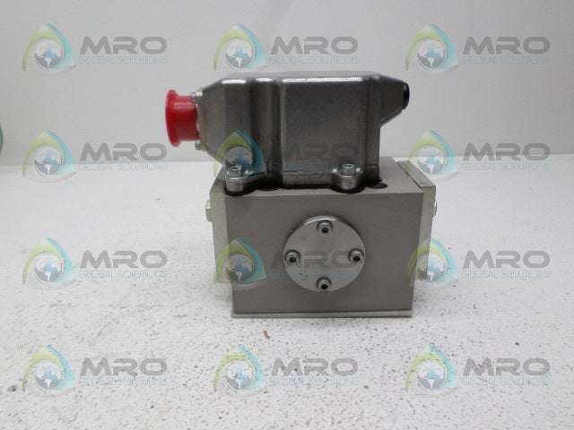 MOOG G631-3006A H75JOFM4VBR VALVE *NEW NO BOX*