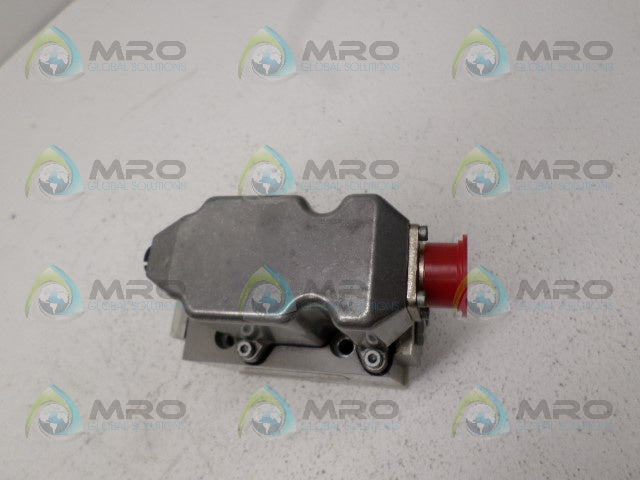 MOOG G631-3006A H75JOFM4VBR VALVE *NEW NO BOX*