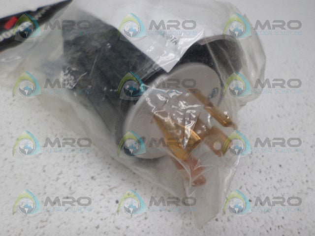 COOPER L1530P LOCKING PLUG *NEW IN FACTORY BAG*