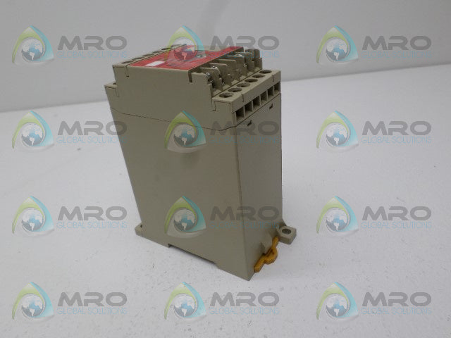 OMRON G9SA-321-T30 SAFETY RELAY UNIT 24VAC/DC *NEW IN BOX*
