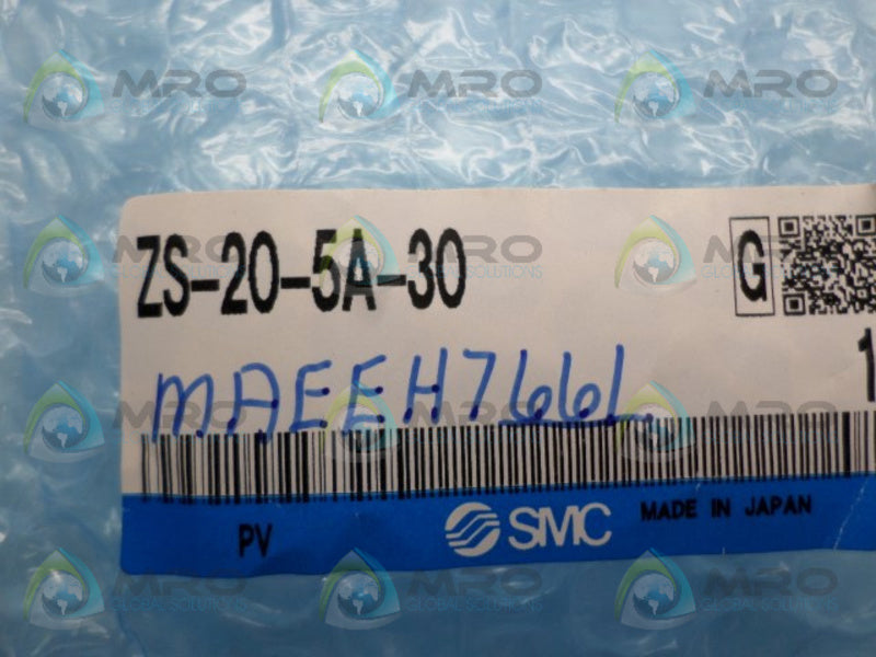 SMC ZS-20-5A-30 PLUG-IN CONNECTOR *NEW IN FACTORY BAG*