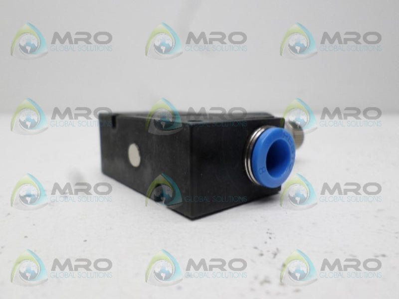FESTO LR-QS-8 PRESSURE REGULATOR *NEW NO BOX*