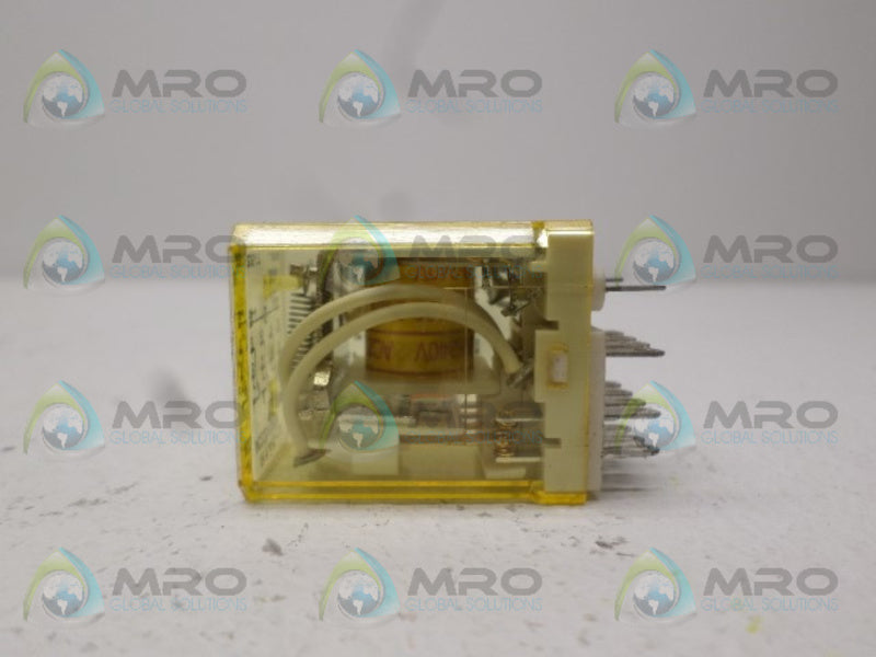 IDEC RY4S-U 220-240VAC  UNMP