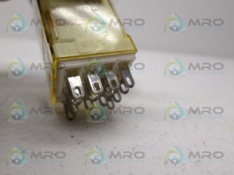 IDEC RY4S-U 220-240VAC  UNMP