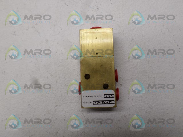 INDUSTRIAL MRO VP13D/19 PNEUMATIC MANIFOLD VALVE *USED*
