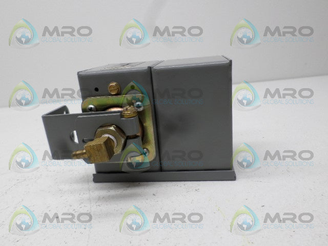 PENN P10FC-4 LOW LOW PRESSURE CONTROL 0-20 PSIG *NEW NO BOX*
