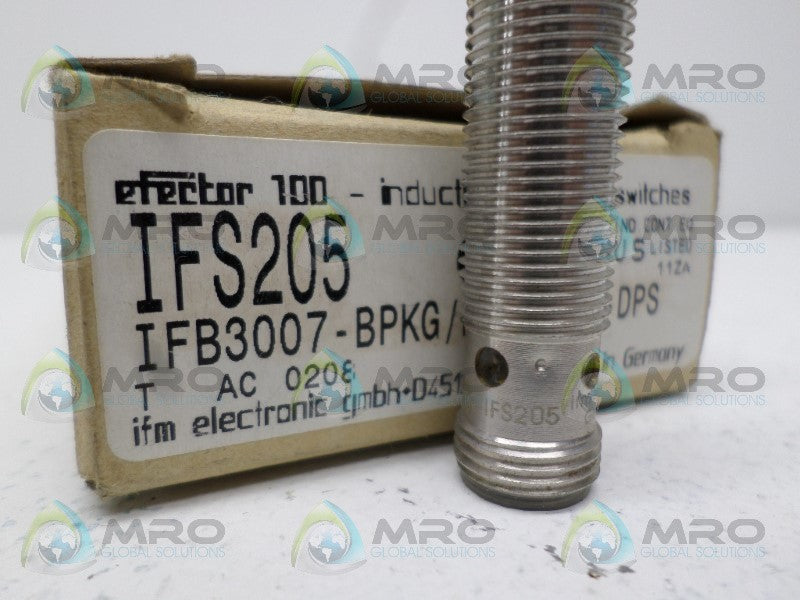 IFM EFECTOR IFS205 INDUCTIVE PROXIMITY SENSOR *NEW IN BOX*