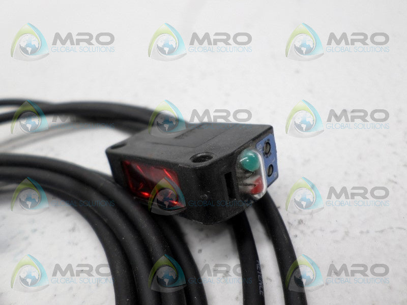 KEYENCE PZ2-62P PHOTOELECTRIC SENSOR *NEW NO BOX*