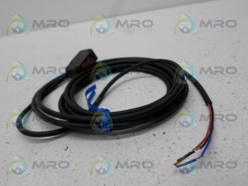 KEYENCE PZ2-62P PHOTOELECTRIC SENSOR *NEW NO BOX*
