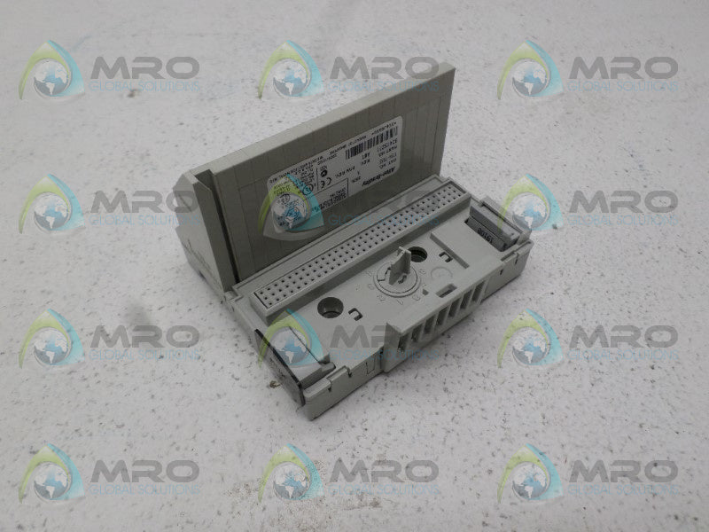INDUSTRIAL SPARE PART FLEX I/O 1794-TB3S SER. A TERMINAL BLOCK  NSNP