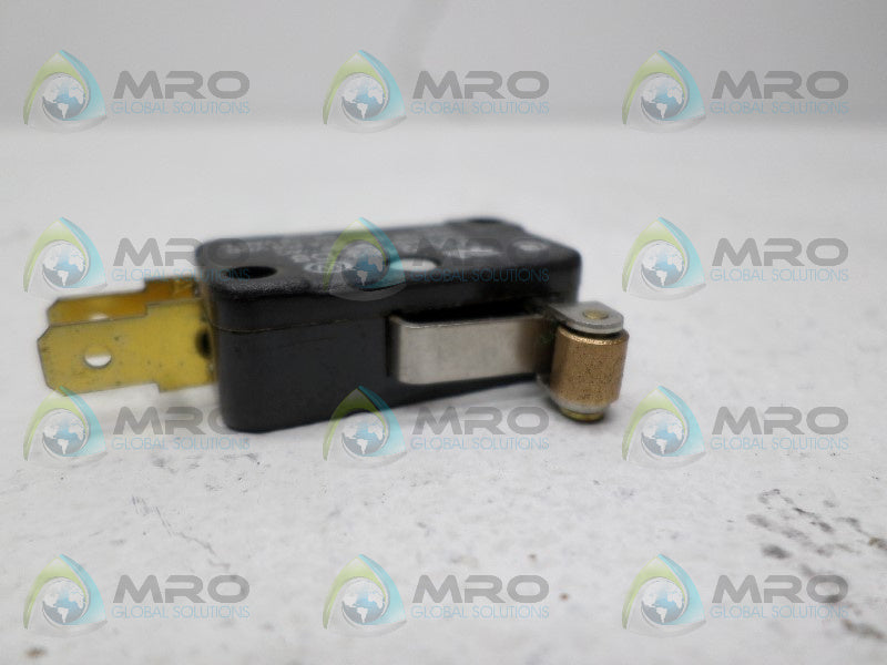 MICRO SWITCH V3L-2103-D8 ROLLER LEVEL SWITCH *NEW NO BOX*