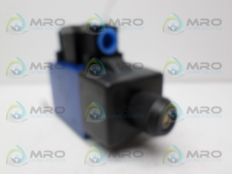REXROTH 4WE10D40/CW110N9DA DIRECTIONAL SOLENOID VALVE *NEW NO BOX*