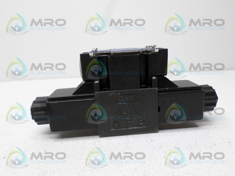 NORTHMAN SWH-G02-C4-A120-10 SOLENOID OPERATED DIRECTIONAL VALVE *NEW NO BOX*