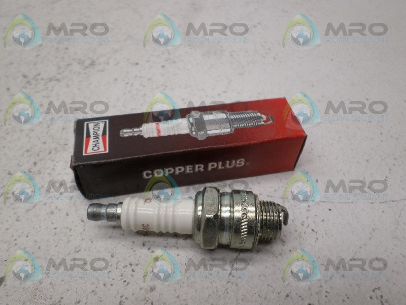 CHAMPION 841 J8C SPARK PLUG *NEW IN BOX*