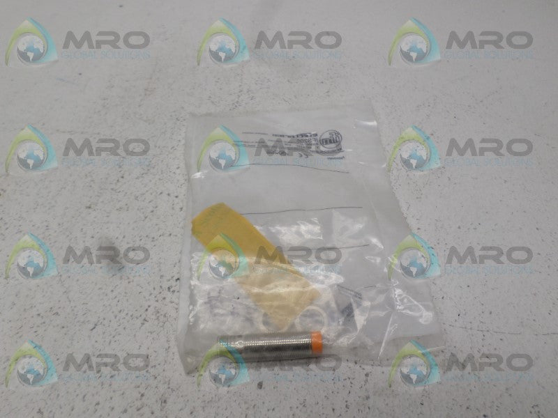 IFM EFECTOR IFS205 INDUCTIVE PROXIMITY SENSOR * NEW IN FACTORY BAG *