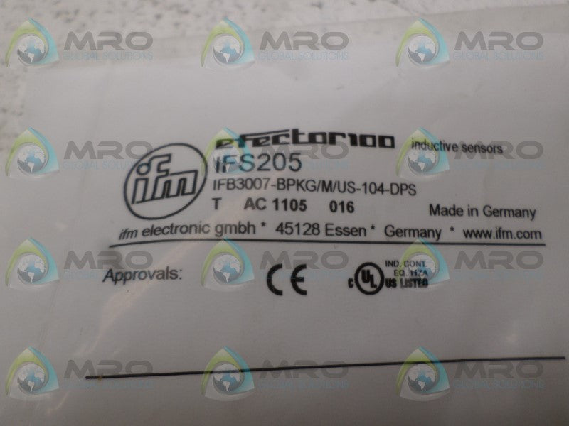 IFM EFECTOR IFS205 INDUCTIVE PROXIMITY SENSOR * NEW IN FACTORY BAG *