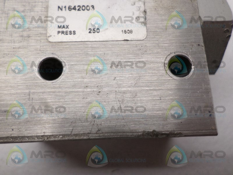 PARKER N1642003 PNEUMATIC SHUTTLE VALVE *USED*