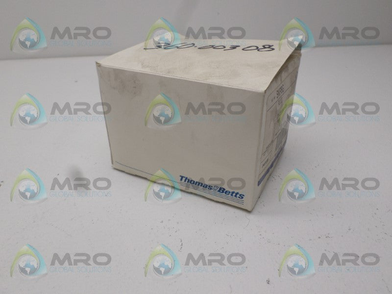 THOMAS & BETTS SKP8G PLUG *NEW IN BOX*