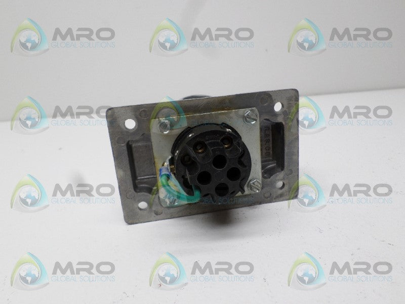 THOMAS & BETTS SKR8G RECEPTACLE *NEW IN BOX*