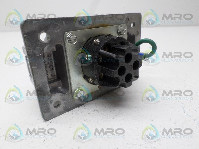THOMAS & BETTS SKR8G RECEPTACLE *NEW NO BOX*