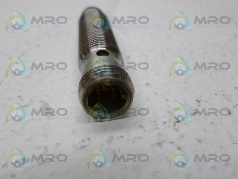 IFM EFECTOR IFT200 PROXIMITY SENSOR *NEW NO BOX*