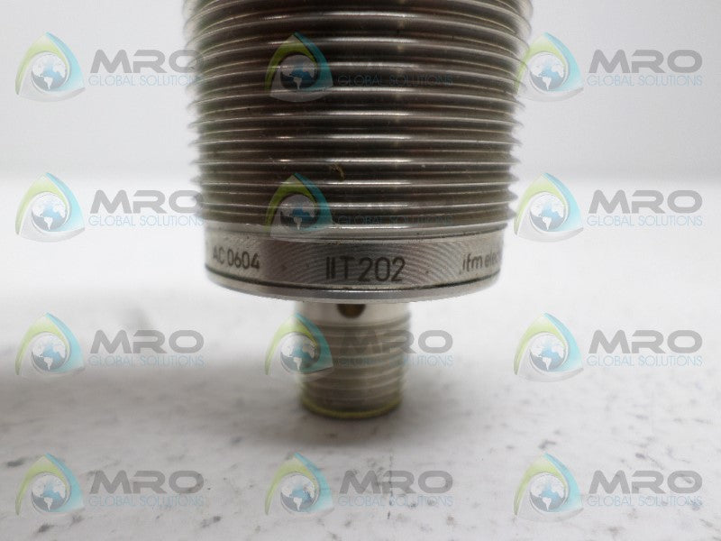 IFM EFECTOR IIT202 PROXIMITY SENSOR *NEW NO BOX*