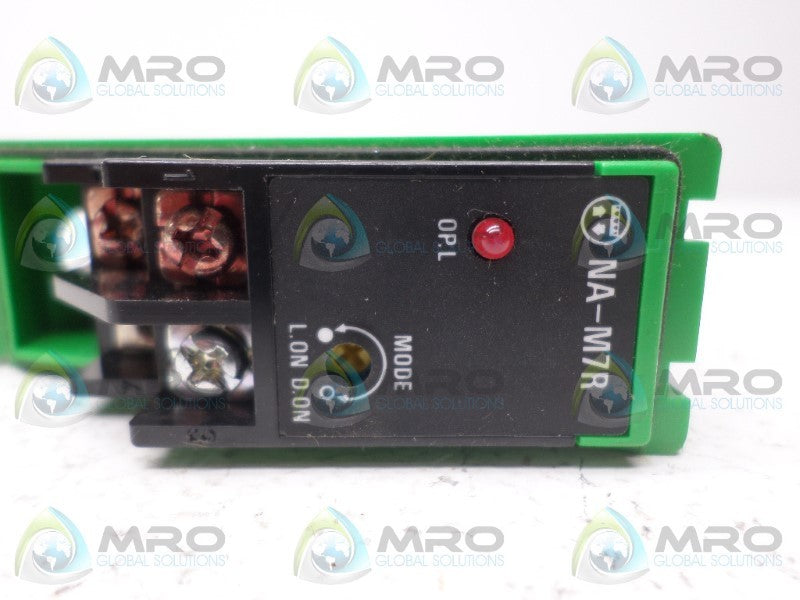 TAKEX NA-M7R PHOTOELECTRIC SENSOR *USED*