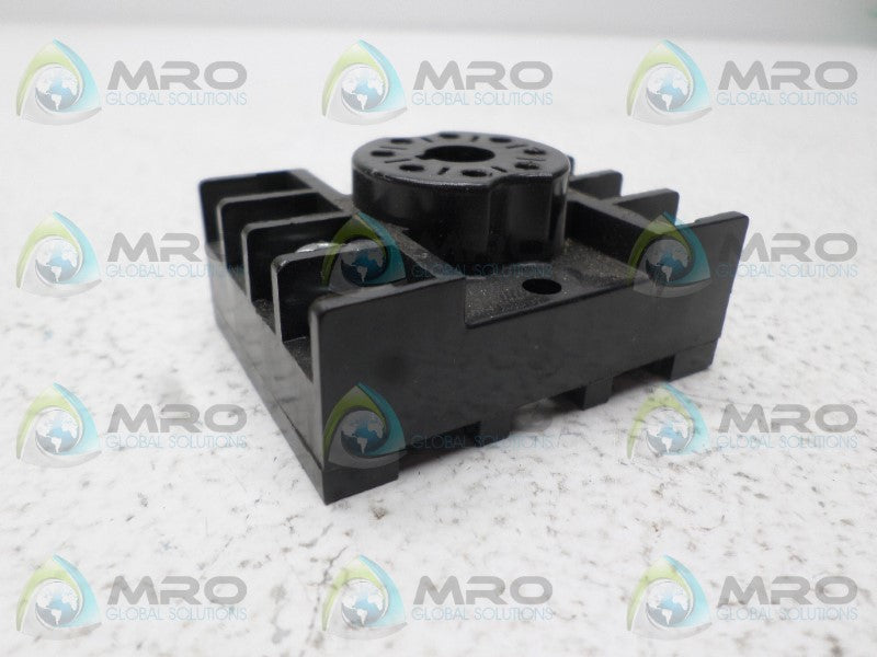 MACROMATIC 70169-D RELAY BASE *NEW NO BOX*