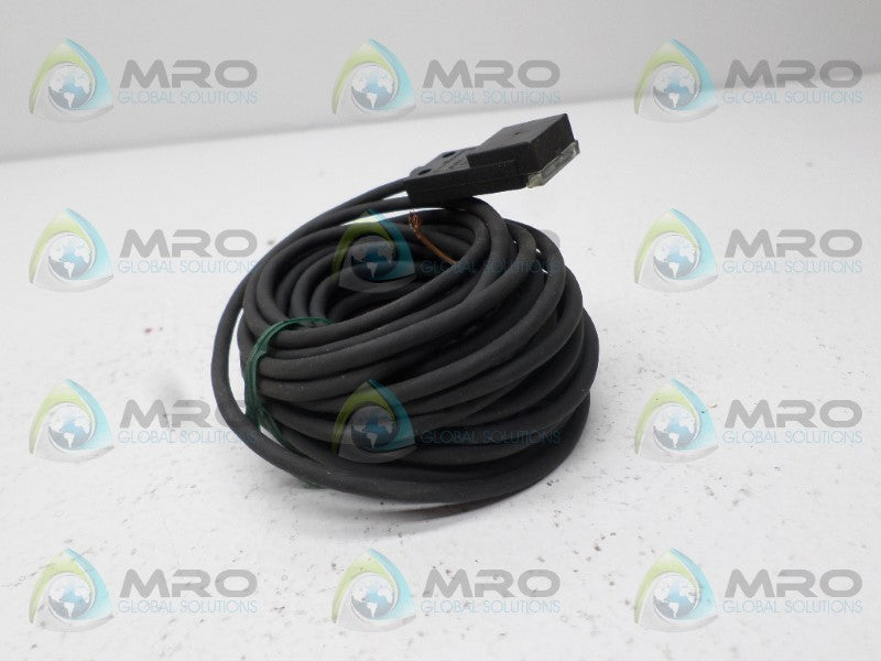SUNX GXL-15FU PROXIMITY SENSOR *NEW NO BOX*