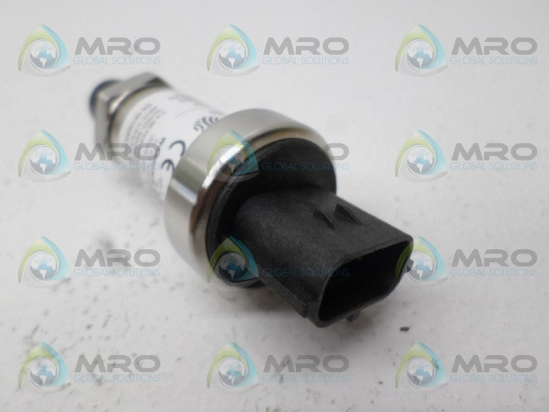 JOHNSON CONTROLS P499REAT503C PRESSURE TRANSDUCER *NEW IN BOX*