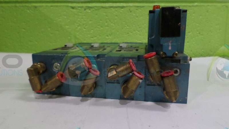 MAC 82A-0A-BKA VALVES W/MANIFOLD *USED*