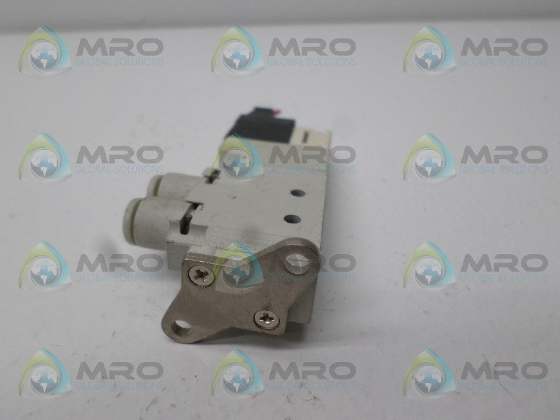 SMC VQZ1121-5L-C4-F SOLENOID VALVE UNMP