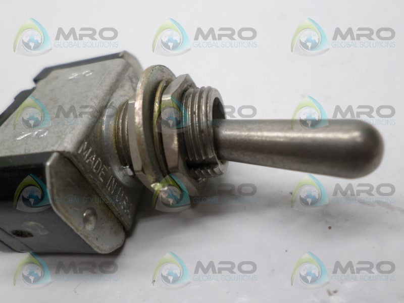 EATON MS35058-23 8810K15 TOGGLE SWITCH UNMP