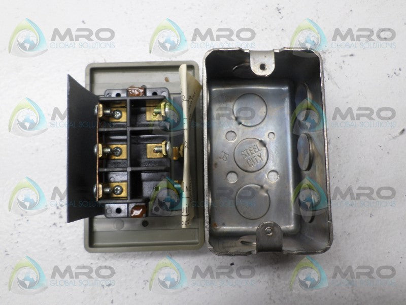 COLLEC N18-6 PUSHBUTTON STATION *USED*